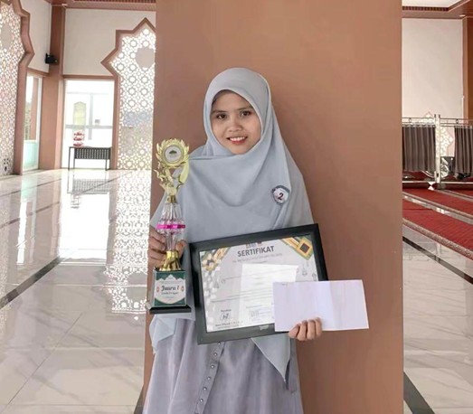 Mahasiswi UIN Mahmud Yunus Batusangkar Raih Juara 1 Da’iyyah Nasional di LDK EXPO!