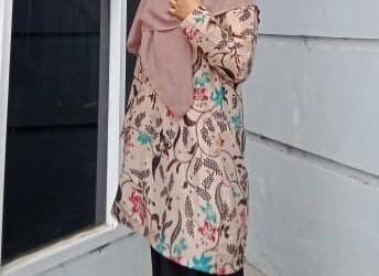 Fakhry Yatun Nisa Raih Juara 2 Pengembangan Media Pembelajaran: Mahasiswi PGMI yang Kreatif Abis