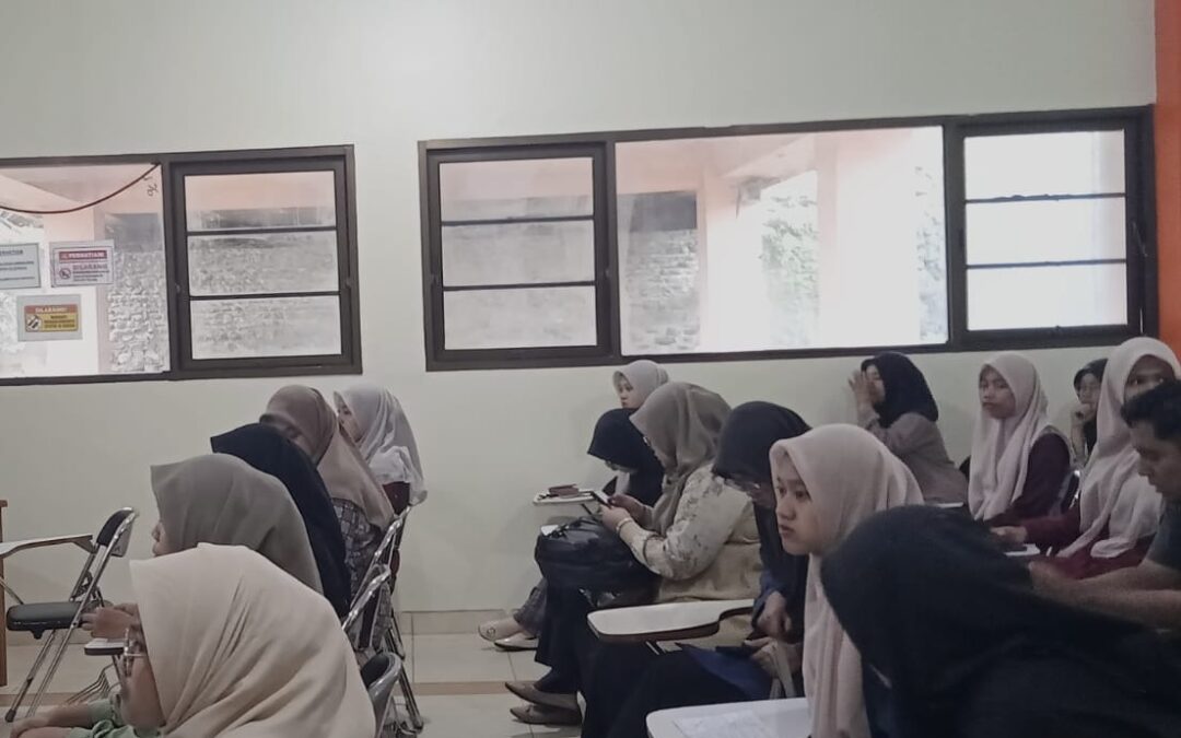 Seminar Kewirausahaan Pendidikan: “Edupreneur Muda” Mendorong Mahasiswa Tadris Kimia Menjadi Pengusaha Berbasis Pengetahuan