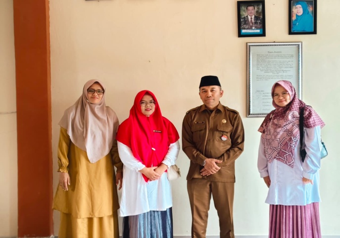 Dosen Prodi Tadris Kimia UIN Mahmud Yunus Batusangkar Berdayakan Guru Kimia Tanah Datar Lewat Pembelajaran Berbasis Isu Sosial