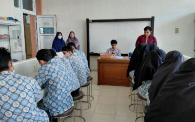 Kunjungan Edukatif Siswa Qurrota A’yun ke Laboratorium IPA UIN Mahmud Yunus Batusangkar